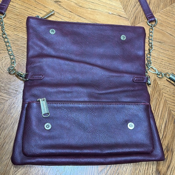 STEVE MADDEN Grommeted Crossbody - Picture 7 of 17